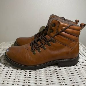 Men’s SONOMA tan boots, size 9. Never worn.